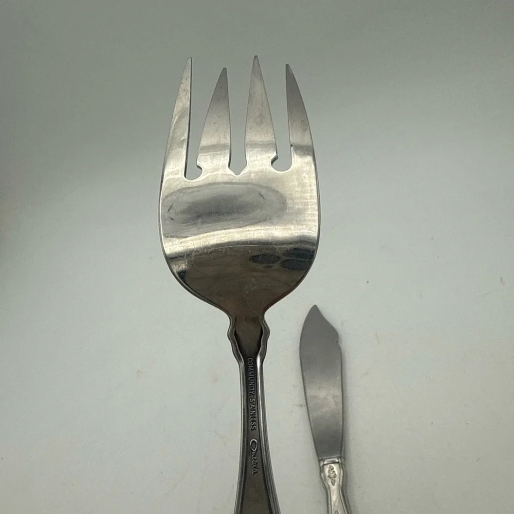 Oneida Community FANTASY Serving Fork & Butter Knife pierced Burnished Stainless
